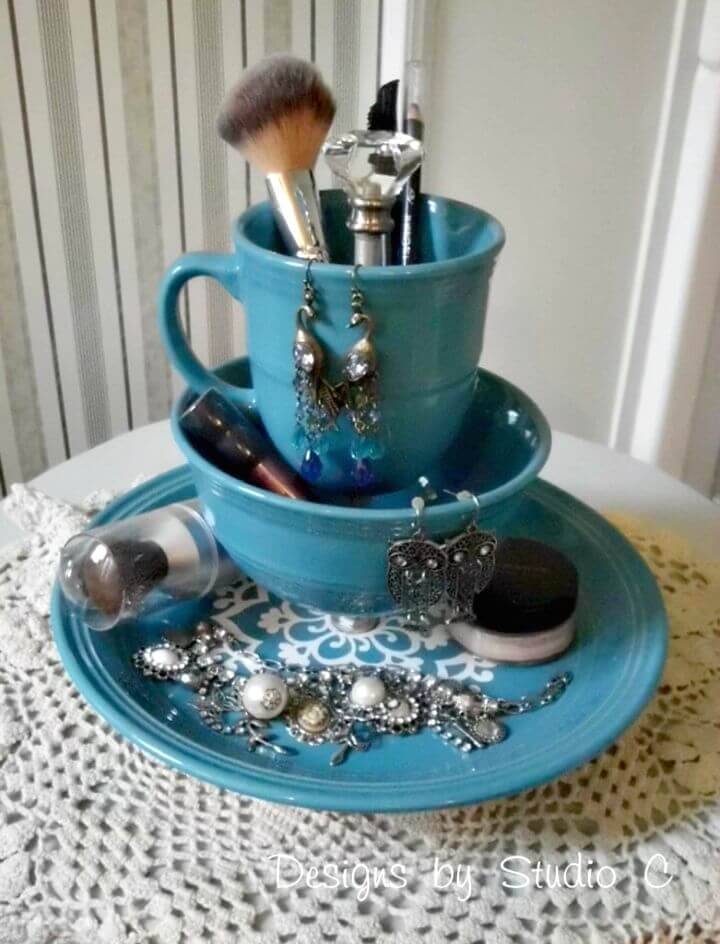 DIY Jewelry and Makeup Holder With Dinnerware
