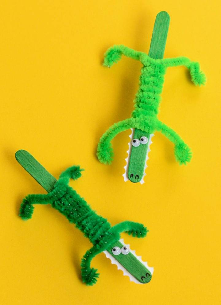 Craft Sticks and Pipe Cleaners Crocodile