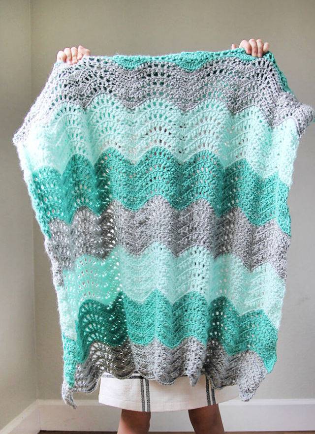 Crocheted Feather and Fan Baby Blanket - Free Pattern