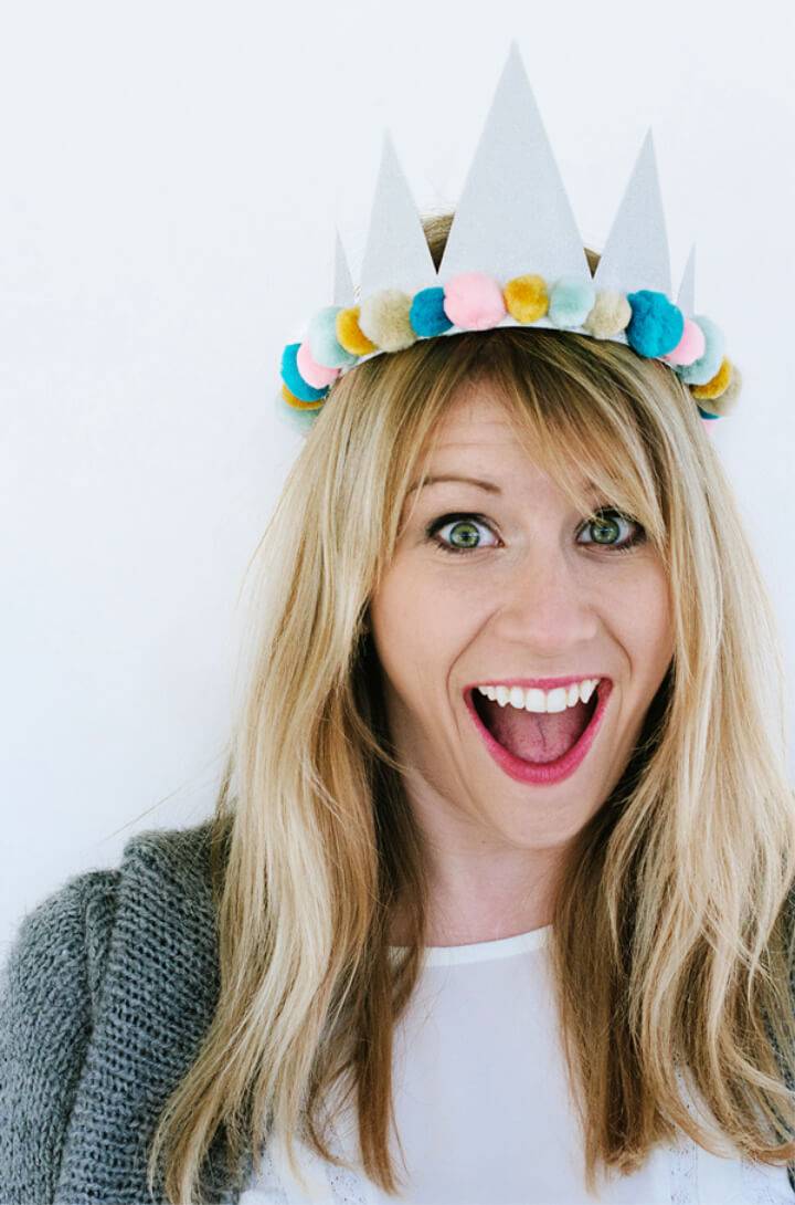 How to Make a Birthday Paper Crown