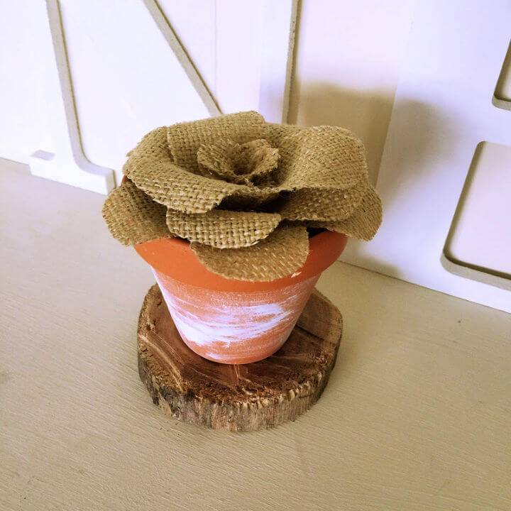 DIY Burlap Flowerpot at Home