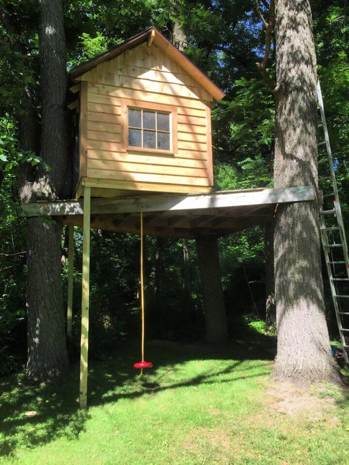DIY Reclaimed Woode Pallet TreeHouse
