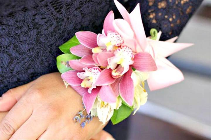 Make Your Own Wrist Corsage