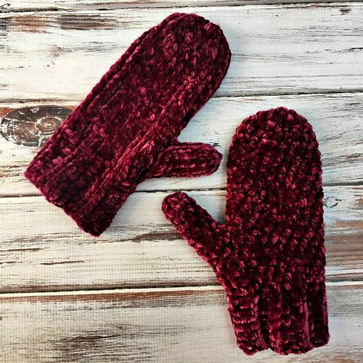 Easiest Velvet Yarn Mittens to Crochet