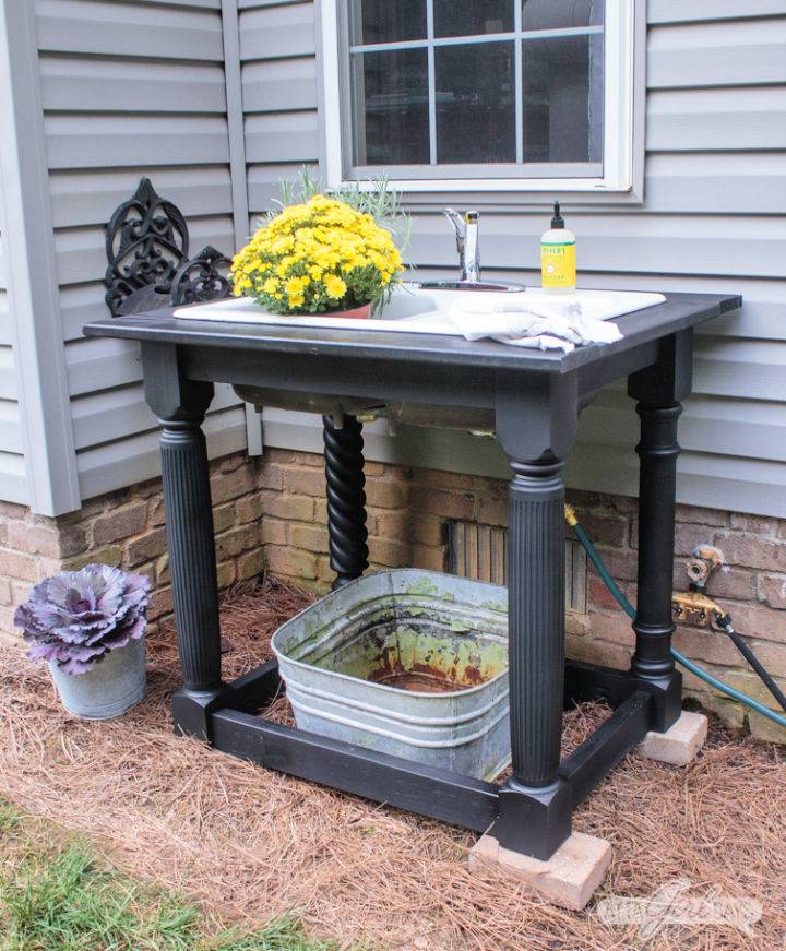 DIY Farmhouse Style Outdoor Sink