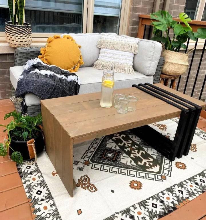 Modern DIY Coffee Table Using Wood