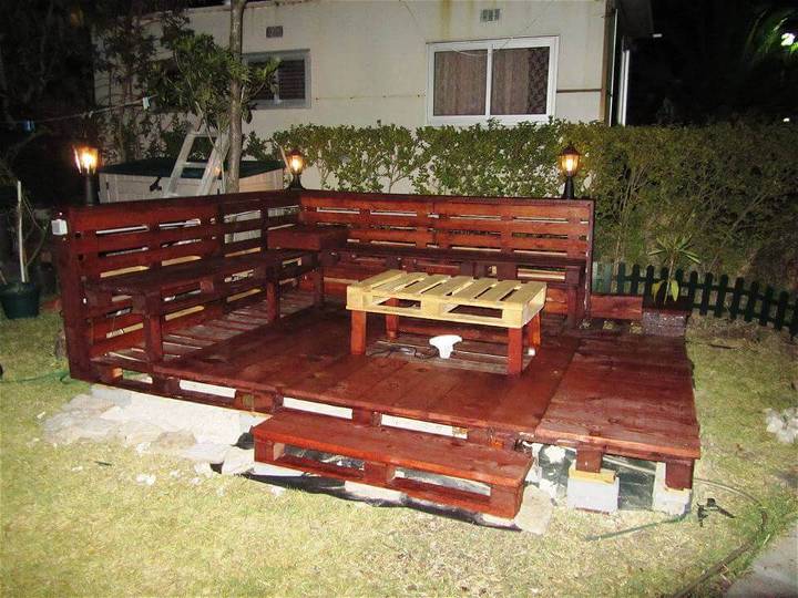 pallet backyard deck with lights