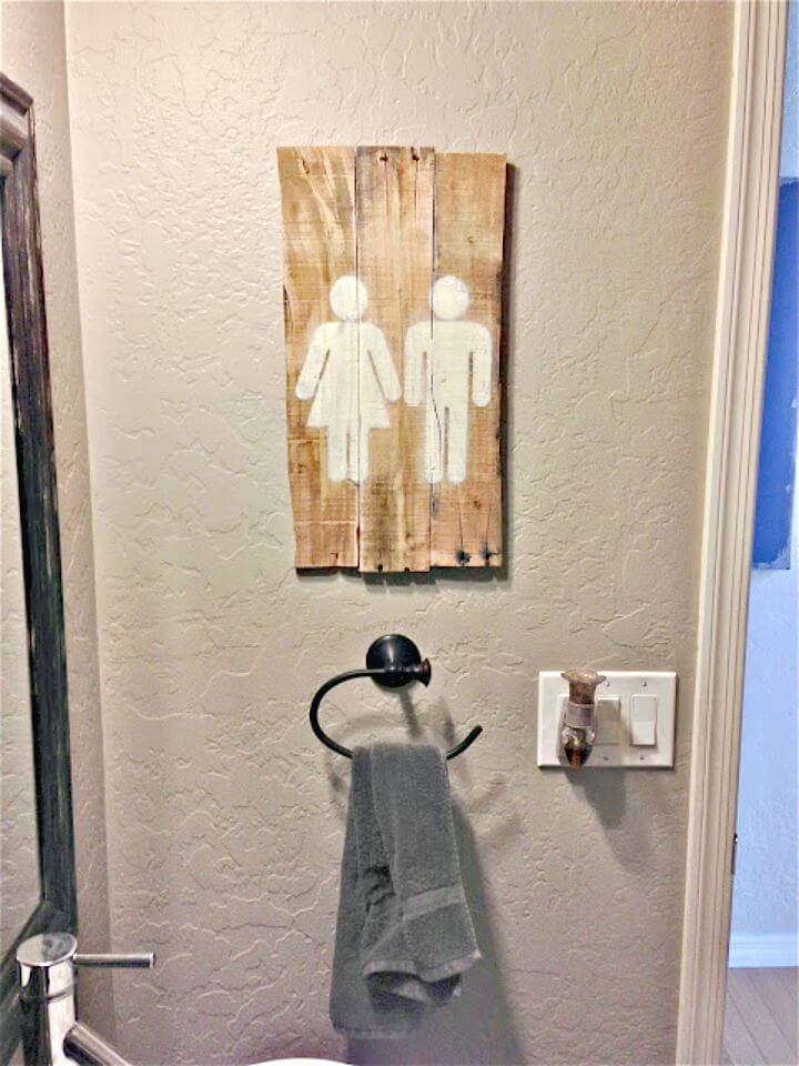 Quick and Easy DIY Bathroom Pallet Art