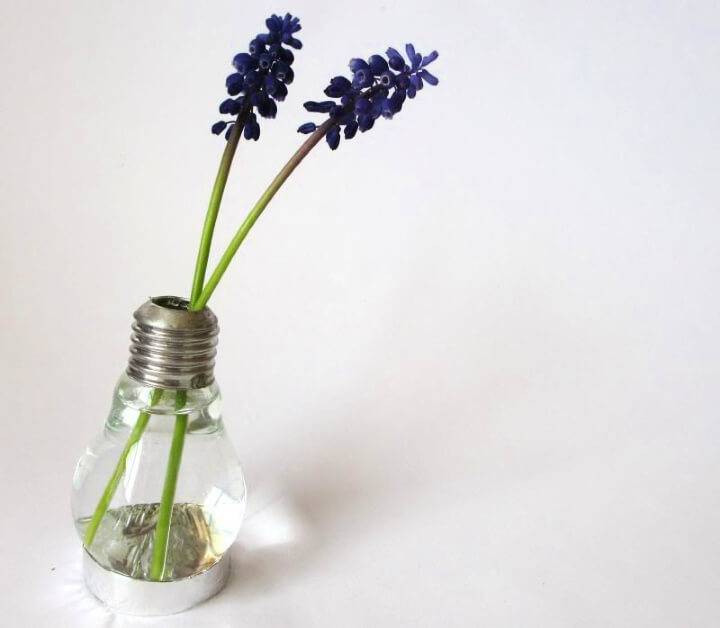 Quick DIY Light Bulb Vase