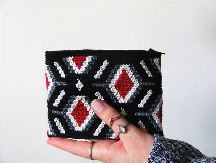 Free Tapestry Crochet Ruby Diamond Bag Pattern